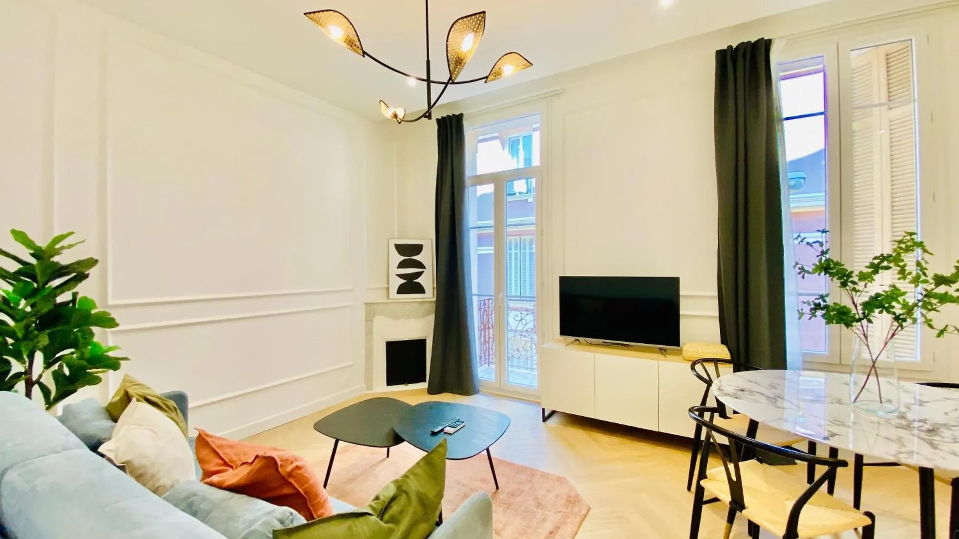 Newly Renovated Apartment With Balcony, Ac, Fiber Internet مونتي كارلو